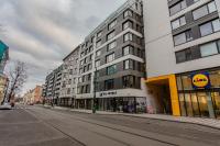 Spacious Terrace Apartment with free private parking - Ferienwohnung Prag