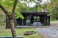 Rustic Bedford Cabin Near Hunting and Fishing - Chambres d’hôtes Bedford