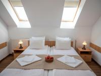 Doppel- oder Zweibettzimmer