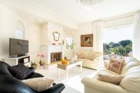 Lux 3-bedroom Villa - L&L Refuge - Bed and Breakfast Nea Makri