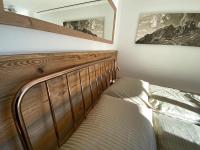 Apartment with Mountain View Upper Floor