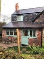 Romantic Cottage with Private Wood-fired Hot tub and Outdoor Pizza Oven - B&B Shrewsbury