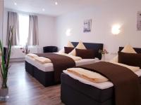 Deluxe Two-Bedroom Apartment with Living Room