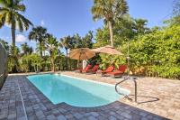 B&B Naples - Naples Home with Outdoor Kitchen and Private Pool! - Bed and Breakfast Naples