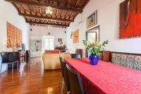 Appartamento via del Teatro Pace - B&B Roma