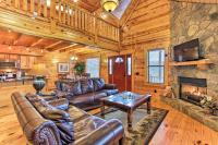 B&B Gatlinburg - Gatlinburg Cabin with Resort Pool By National Park! - Bed and Breakfast Gatlinburg