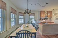 Easy Access to Beaches Vineyard Haven House - B&B Vineyard Haven