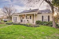 Riverfront Martindale House with 2 Covered Decks - B&B Martindale
