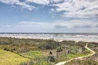 Beachfront Serenity in Galveston! Group-Ready Home - B&B Galveston