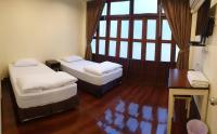 Twin Room with Shared Bathroom