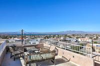 B&B Lake Havasu City - Lake Havasu City Home with Rooftop Deck and Mtn Views! - Bed and Breakfast Lake Havasu City