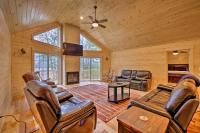 B&B Holden - Waterfront Davis Pond Cabin with Dock and Kayaks! - Bed and Breakfast Holden