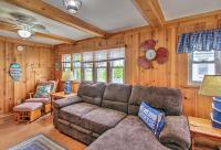 Beachfront Sebago Cottage w/ Deck + Grill! - B&B North Sebago