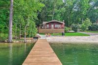 B&B Eclectic - Waterfront Lake Martin Home with Grill and Beach! - Bed and Breakfast Eclectic
