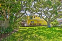 B&B Cocoa Beach - Downtown Cocoa Beach Townhome - Steps to Shore! - Bed and Breakfast Cocoa Beach