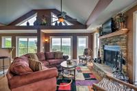 B&B Beech Mountain - Beech Mtn Home with Fire Pit, 5 Mins to Resort! - Bed and Breakfast Beech Mountain