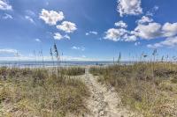 Walk to Ocean Cozy Condo in North Myrtle Beach! - Ferienwohnung Myrtle Beach