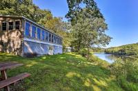 B&B Beach Lake - Beach Lake Cabin on Delaware River with Sunroom! - Bed and Breakfast Beach Lake