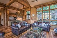 Hilltop Breck Home: Hot Tub, Views & Walk to Town - Chambres d'hôtes Breckenridge