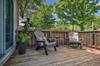 Cute Emporia House - Mins to Downtown and ESU! - B&B Emporia