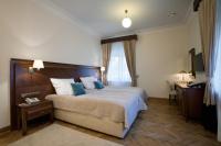Großes Doppel-/Zweibettzimmer