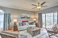 B&B Myrtle Beach - Myrtle Beach Condo with Pool Less Than 2 Mi to the Coast! - Bed and Breakfast Myrtle Beach