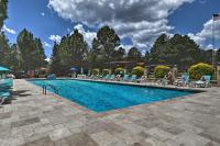Flagstaff Townhome w/ View, Country Club Amenities - Chambres d'hôtes Flagstaff