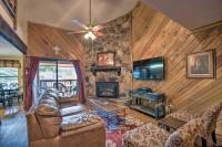 B&B Ruidoso - Spacious Ruidoso Retreat with Hot Tub and 2 Kitchens! - Bed and Breakfast Ruidoso