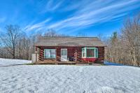 B&B Windham - High Peak Heaven Cozy Log Cabin on 1 Acre! - Bed and Breakfast Windham