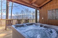 Panoramic-View Gatlinburg Cabin with Private Hot Tub - Chambres d’hôtes Gatlinburg