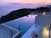Katikies Manis Suites - B&B