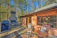 Blue Ridge Mtns Creekside Cabin with Hot Tub and Pier! - Ferienwohnung