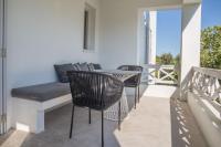 King Suite with Pool View