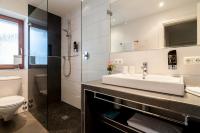 Apartamento de 1 dormitorio con balcón y vistas a la montaña 