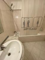 Camera Standard Doppia con Letti Singoli con Bagno in Comune