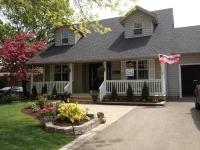 Cape House Bed and Breakfast, Bed and Breakfasts - Niagara on the Lake
