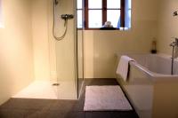 Appartamento con 2 Camere da Letto e Balcone