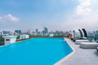 Leman Luxury Suite with Rooftop Pool & Gym