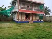 Waves Beach House - Bed and Breakfast