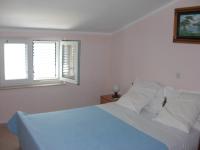 Three-Bedroom Apartment with Terrace and Sea View (7 Adults)