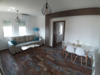 Apartman Dajoda 2 - Bed and Breakfast Bijela