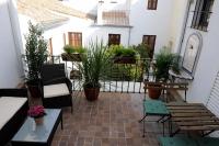 The Wall of the Alcázar Palace - B&B Sevilla