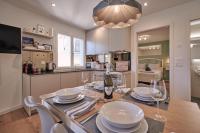 City Center Apartment with Mountain View - B&B Entrelagos