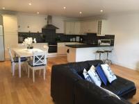 Strandview Ground Floor Beach Apartment - Bed and Breakfast