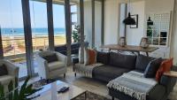 Accommodation Front - Gorgeous 4 Sleeper Beachfront Apartment - B&B Durban