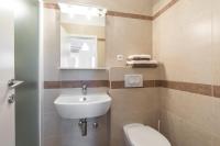 Studio mit Steinterrasse