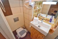 Kampielo Homes - Budget room prv bathroom - B&B Karyófyto