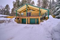 McCall Retreat with Hot Tub - half Mi to Downtown! - Chambres d’hôtes McCall