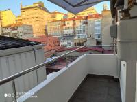 Apartment mit Balkon