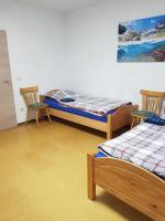 Habitación Triple Básica con baño compartido